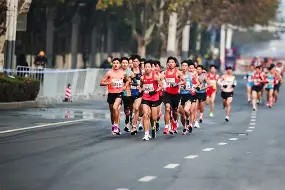 关于马拉松夜战:徽州银狐队读秒扳平皖南猎隼队,主帅临场妙招宿敌对话再升级的信息